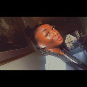 Meet your Posher, Moiyatu